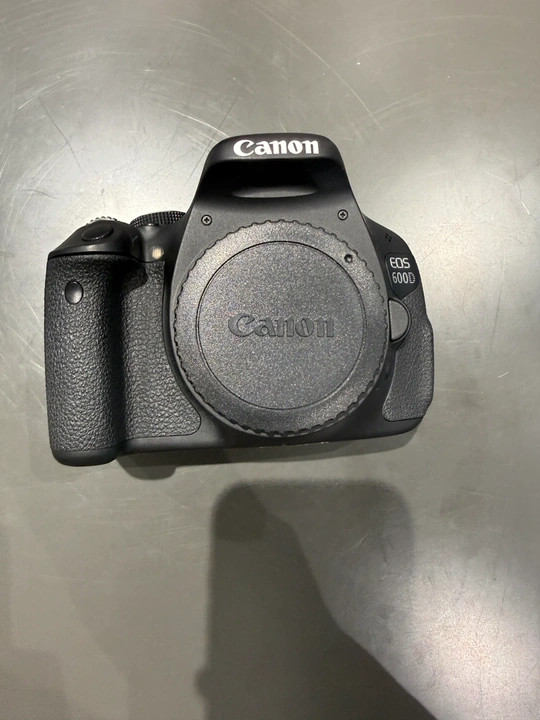 캐논 EOS 600D DSLR 카메라 이미지