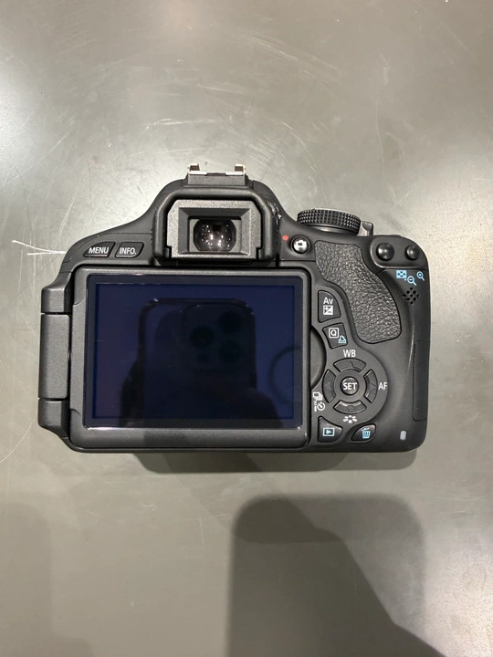 캐논 EOS 600D DSLR 카메라 이미지