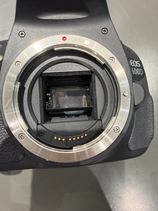 캐논 EOS 600D DSLR 카메라 이미지