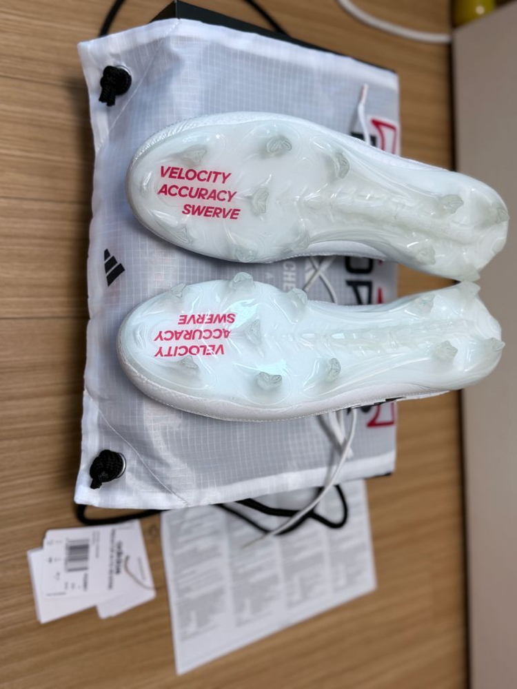 아디다스축구화 이미지