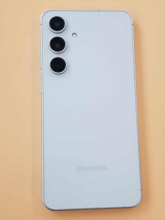 갤럭시S24FE 256G 화이트(S721) 깨끗한 무잔상 판매합니다 이미지