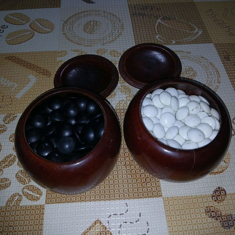 조각다리바둑판 바둑알 바둑통 이미지