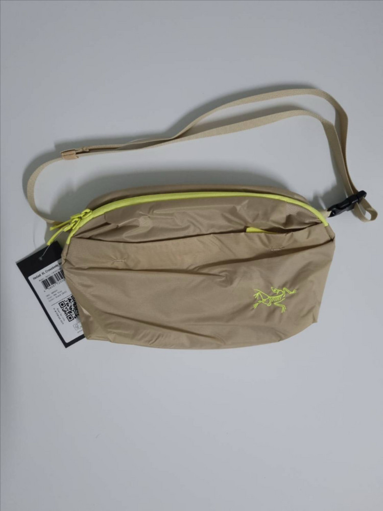 아크테릭스 헬리아드6 크로스바디백 이미지