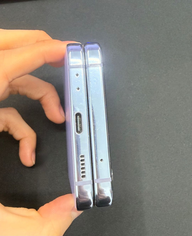 갤럭시 Z플립4 256GB 퍼플 [A등급] 미세 약점멍 이미지