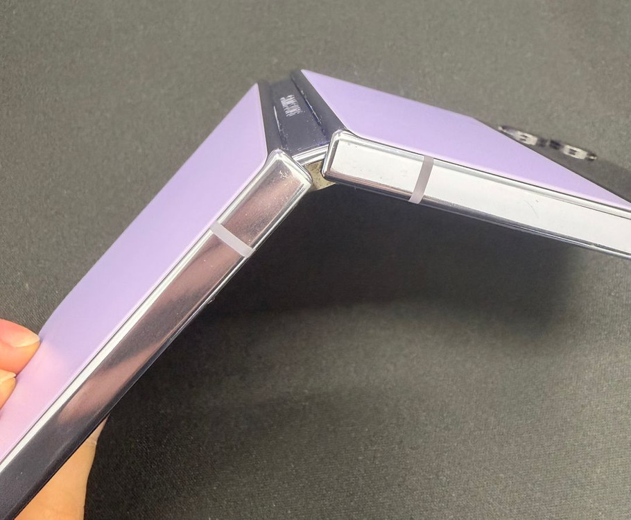 갤럭시 Z플립4 256GB 퍼플 [A등급] 미세 약점멍 이미지