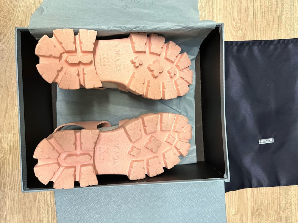 (정품)프라다 모놀리스 폼 러버 샌들 핑크245mm 이미지