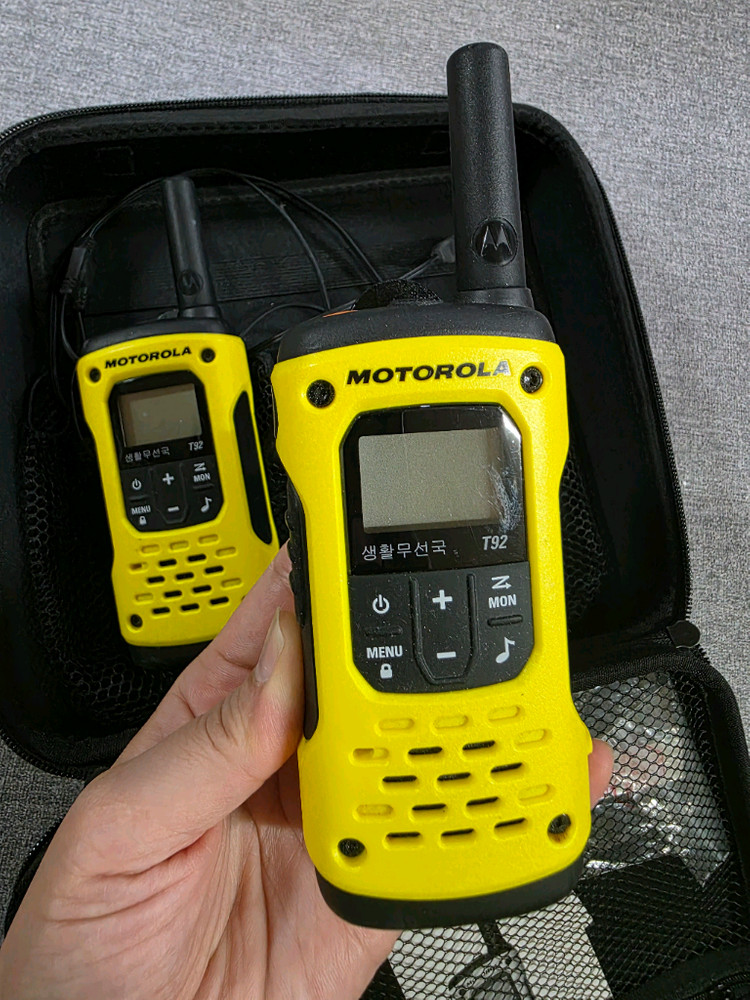 모토로라 무전기 2대 이미지