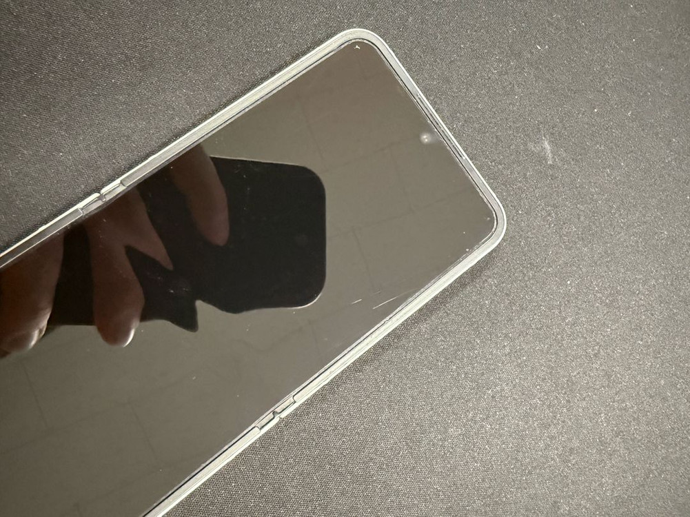 갤럭시Z플립6 실버쉐도우 256GB 상태A급 17995 이미지