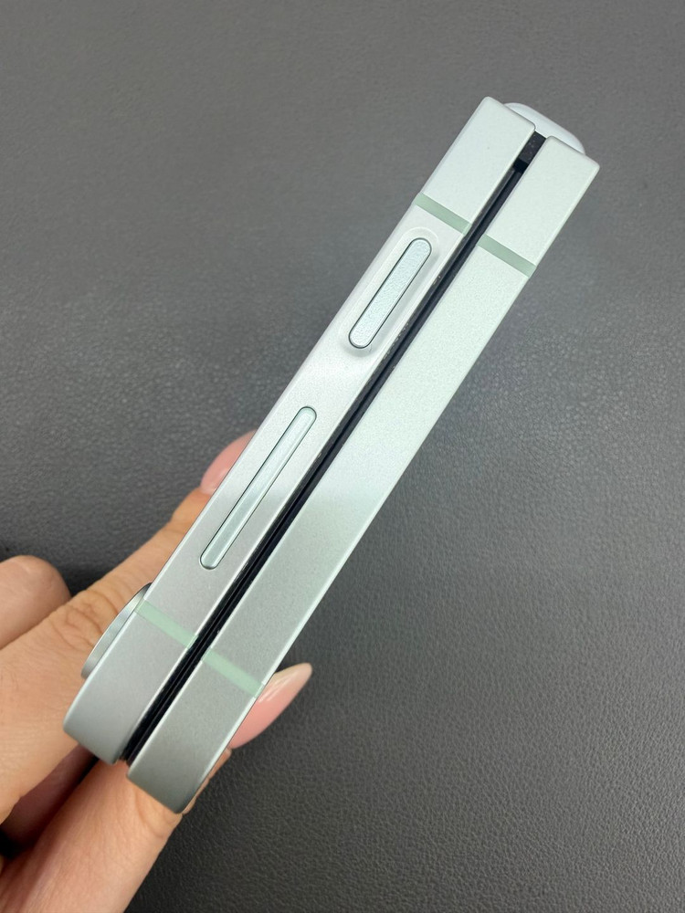 [대전 중고폰] 갤럭시 Z플립6 256GB 민트 / 특A급 / 실물촬영 / 매장운영 091497 이미지