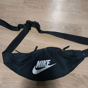 나이키 크로스백 이미지