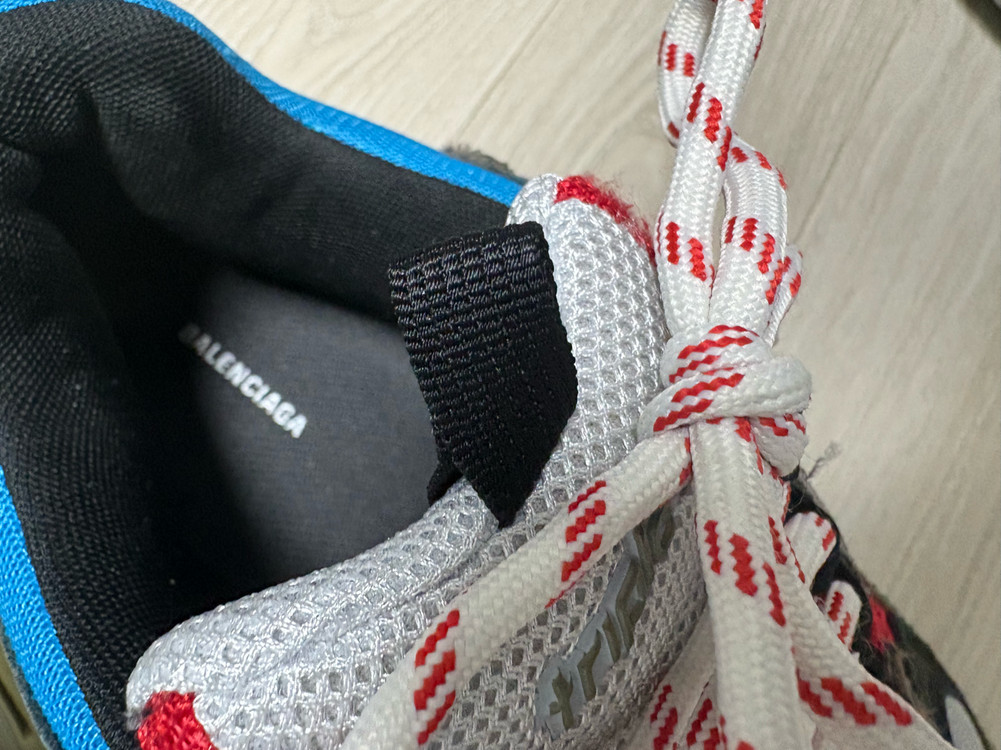 발렌시아가 트리플S 멀티 스니커즈 42 사이즈 풀박스 이미지