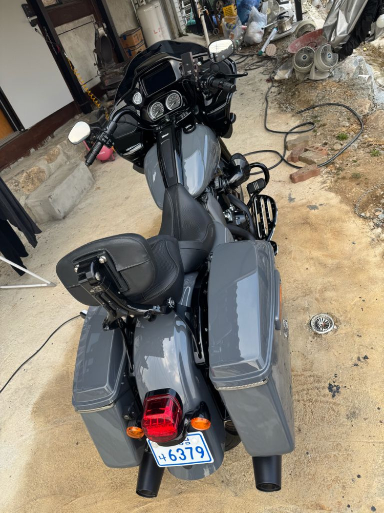 할리데이비슨 로드글라이드ST 이미지