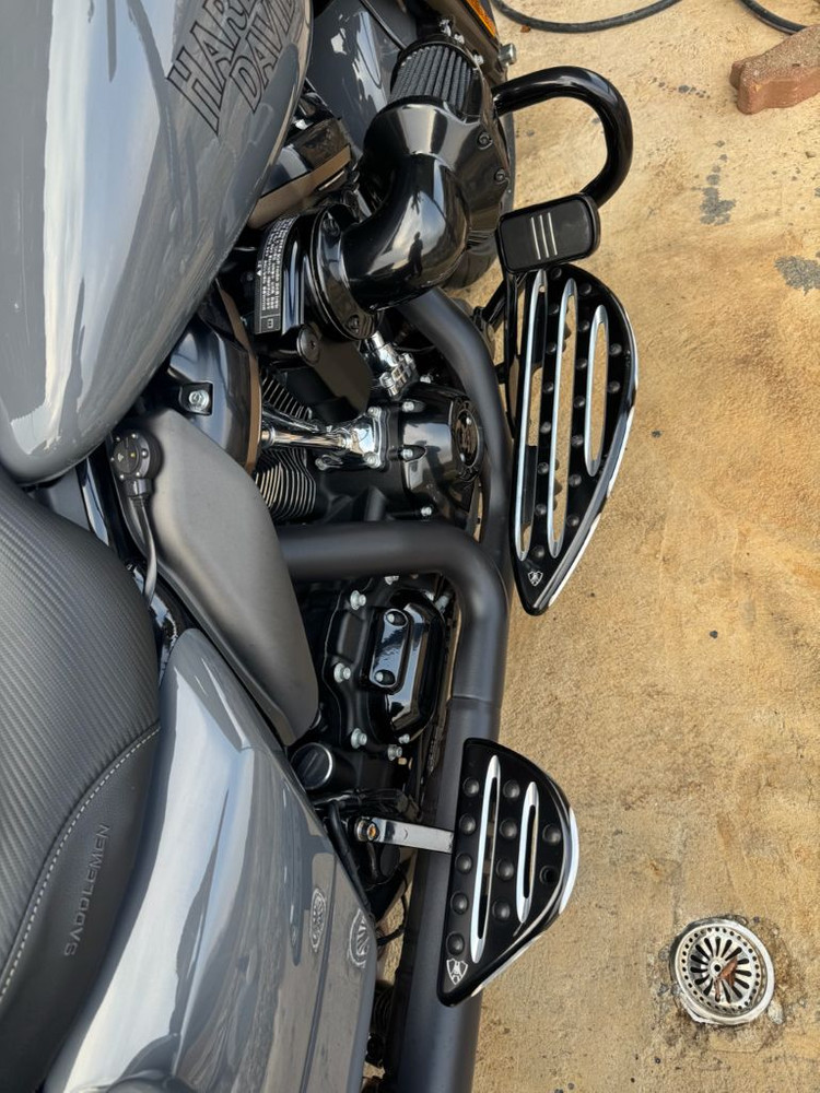 할리데이비슨 로드글라이드ST 이미지