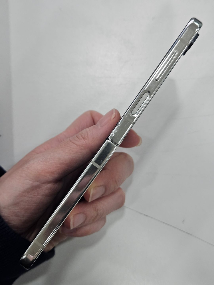 갤럭시Z플립5 256GB 화이트 가성비폰 이미지