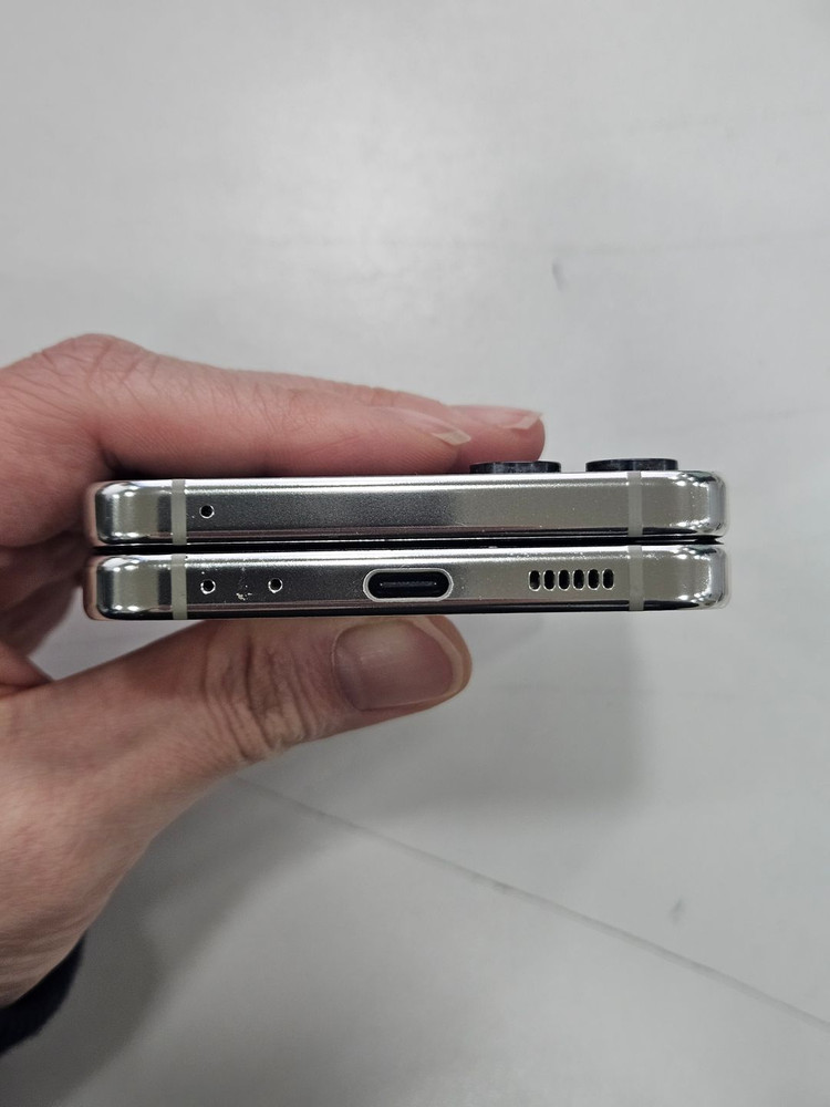 갤럭시Z플립5 256GB 화이트 가성비폰 이미지