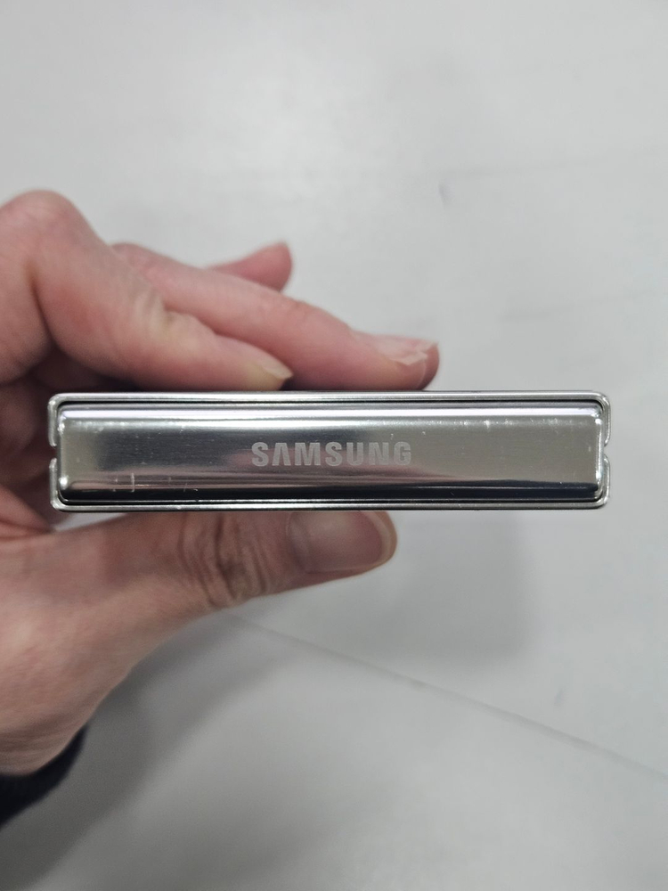 갤럭시Z플립5 256GB 화이트 가성비폰 이미지