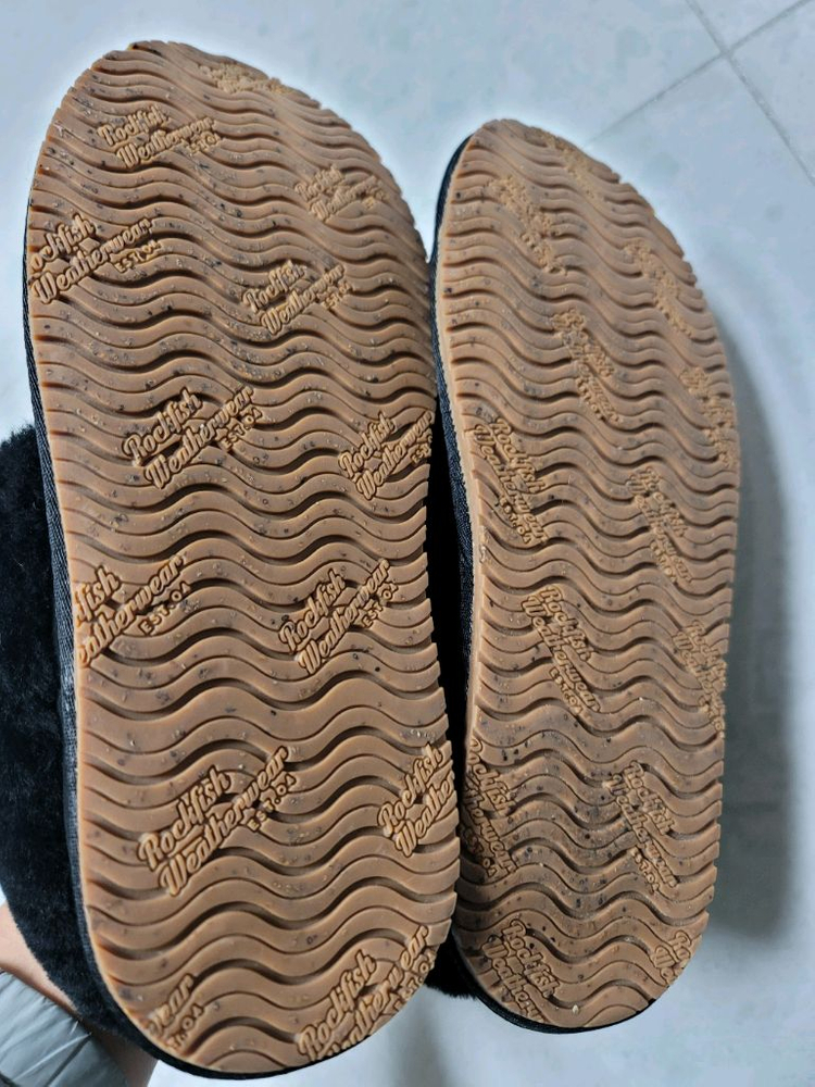 (새제품)락피쉬 어그 슬리퍼 블랙 uk5.5 235사이즈 새제품 이미지