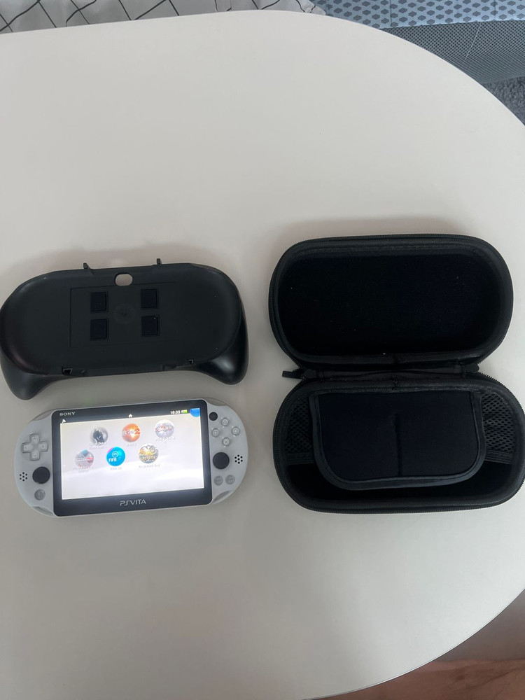 psvita 게임기 이미지