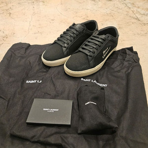 생로랑 디스트로이트 로우탑 스니커즈 남성 블랙 미착용 새상품 사이즈 41 이미지