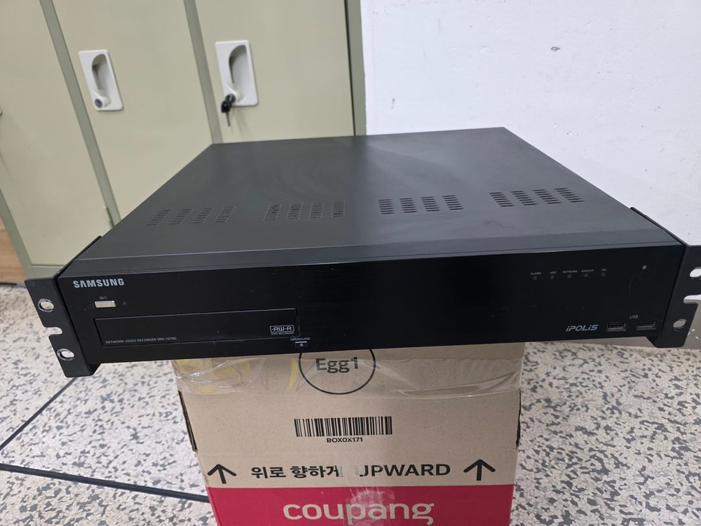 NVR (SRN-1670D) HDD하드디스크는 제거하고 팝니다. 이미지