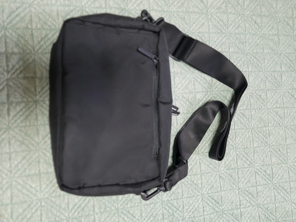 샘소나이트 RED 슬링백 크로스백 이미지