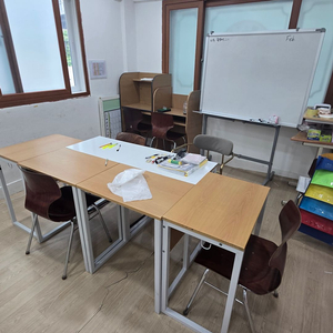용산]] 책상 의자 세트와 독서실책상 세트, 책꽂이 , 소파등등 최대한빨리 가져가실분 이미지