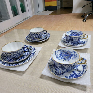 로모노소프 커피잔 2세트 싱잉가든 티잔과소서 2세트 세자티니 지오베르티골드쟁반 등등 이미지