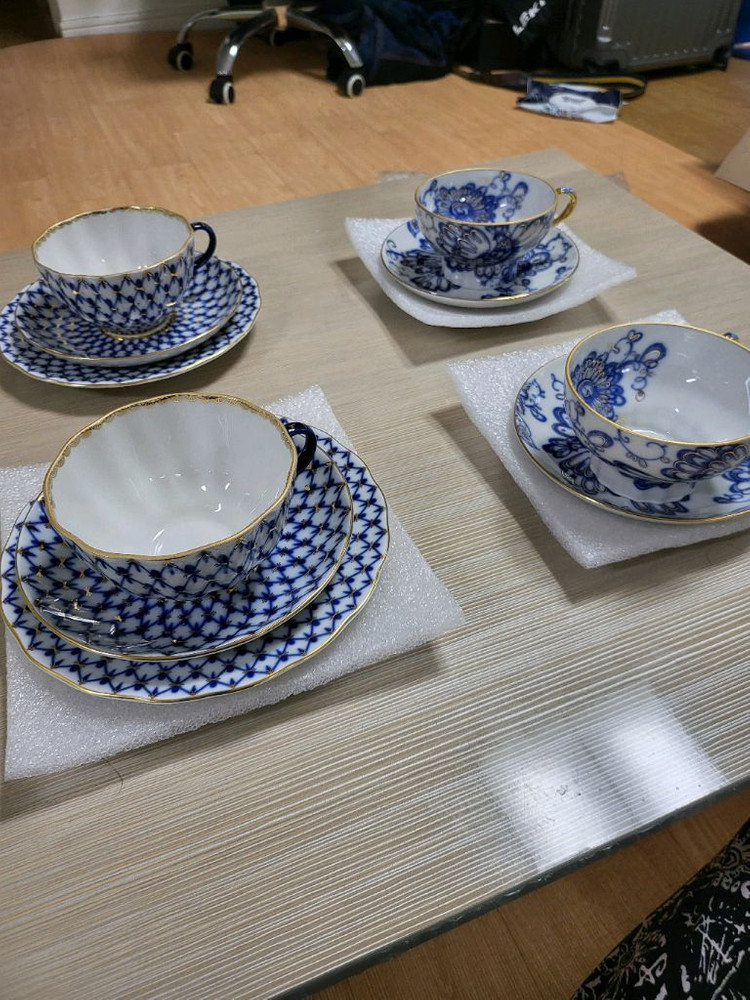 로모노소프 커피잔 2세트 싱잉가든 티잔과소서 2세트 세자티니 지오베르티골드쟁반 등등 이미지