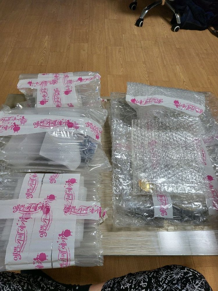 로모노소프 커피잔 2세트 싱잉가든 티잔과소서 2세트 세자티니 지오베르티골드쟁반 등등 이미지