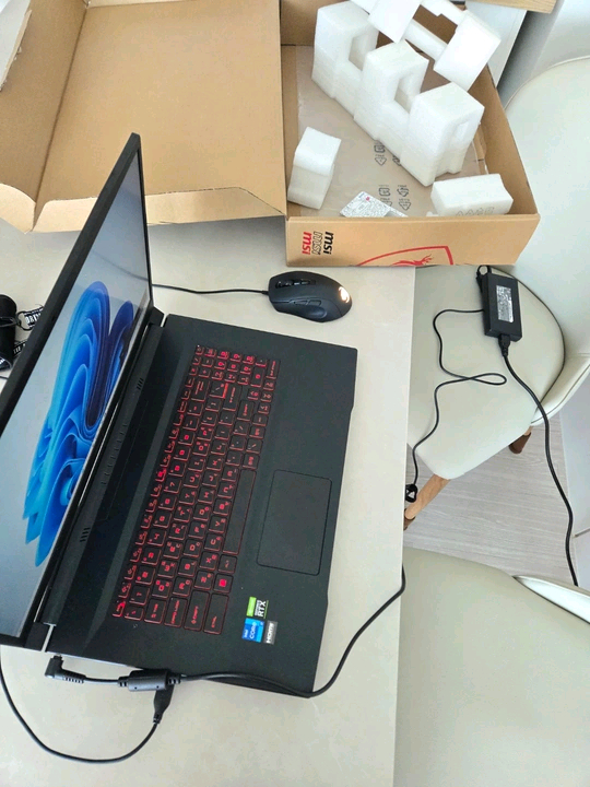 msi 게이밍 노트북 판매합니다. 이미지