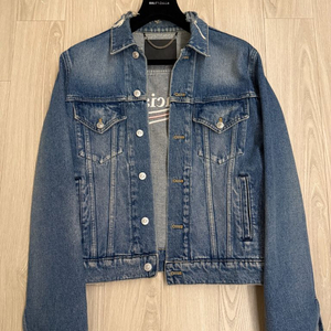 발렌시아가 웨이브로고 데님 자켓 국문택 46 이미지