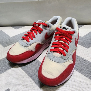 나이키 우먼스 에어맥스1 빈티지 하이퍼레드 270 이미지