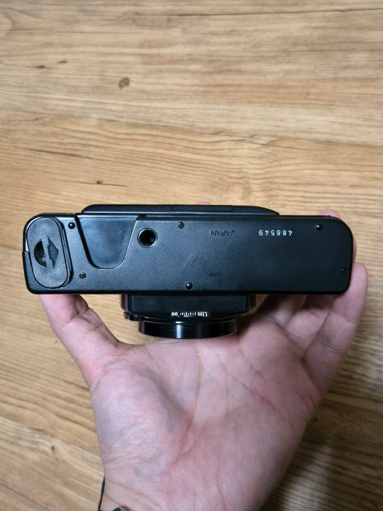 코니카 C35 MFD 필름카메라 이미지