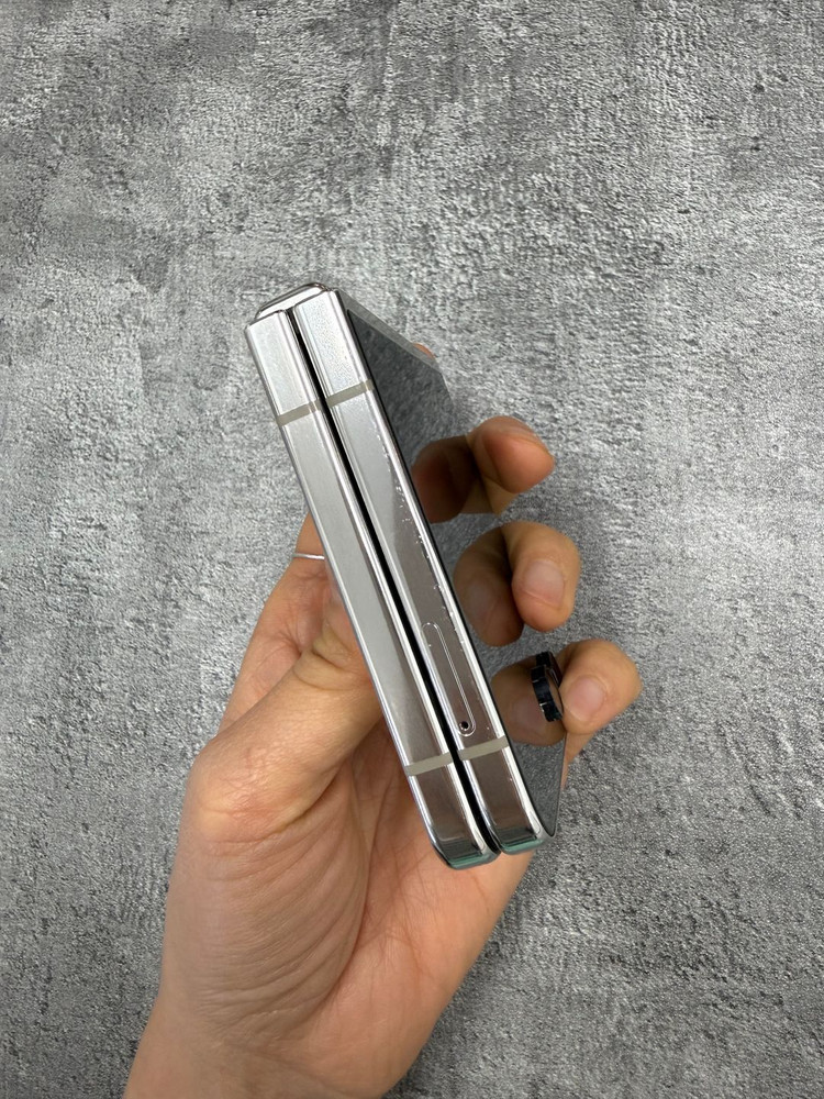 갤럭시 Z플립5 크림 512기가 이미지