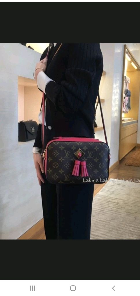 루이비통 생통주 크로스백/카메라백 새상품급 정품(영수증O)구찌프라다디올고야드샤넬셀린느보테가생로랑발렌시아가버버리가방 이미지