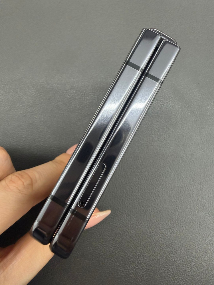 [대전 중고폰] 갤럭시 Z플립5 256GB 그라파이트 / S급 / 실물촬영 / 매장운영 392006 이미지