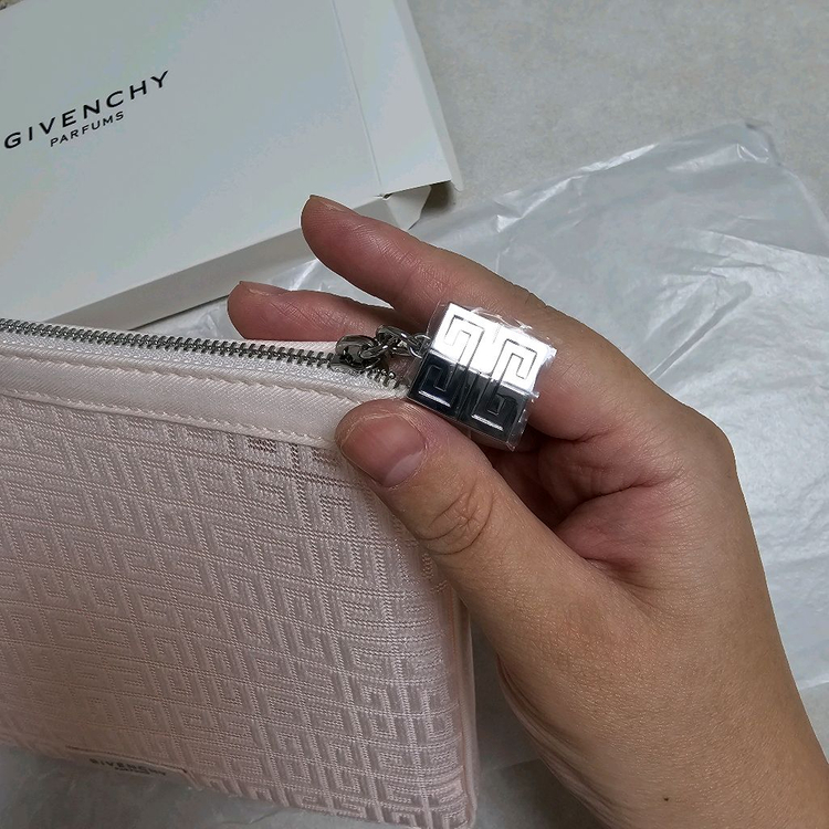 지방시 정품 파우치 새제품 이미지