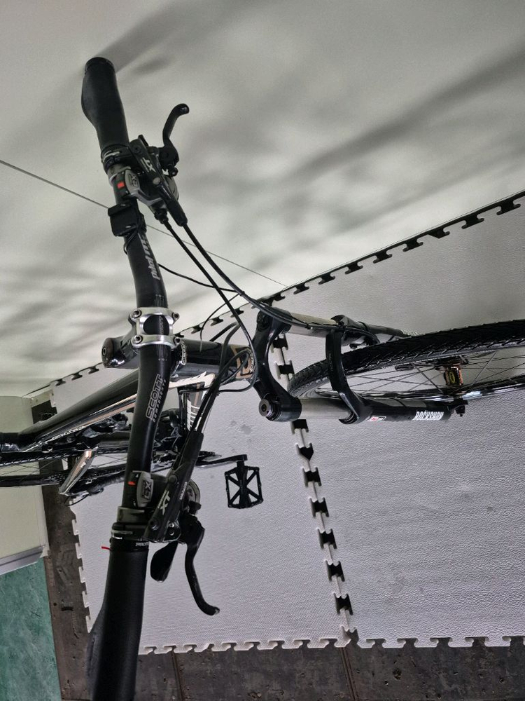 스캇(SCOTT) 스파크 30 풀카본.풀샥 자전거 이미지