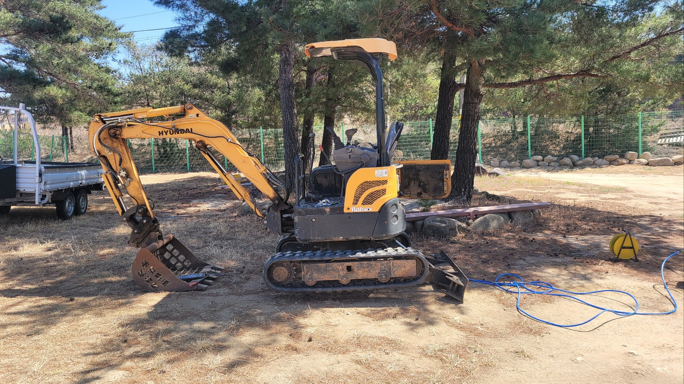 현대 R17 2016년 2000시간대 세트구성 중고 굴삭기 포크레인 팝니다 이미지