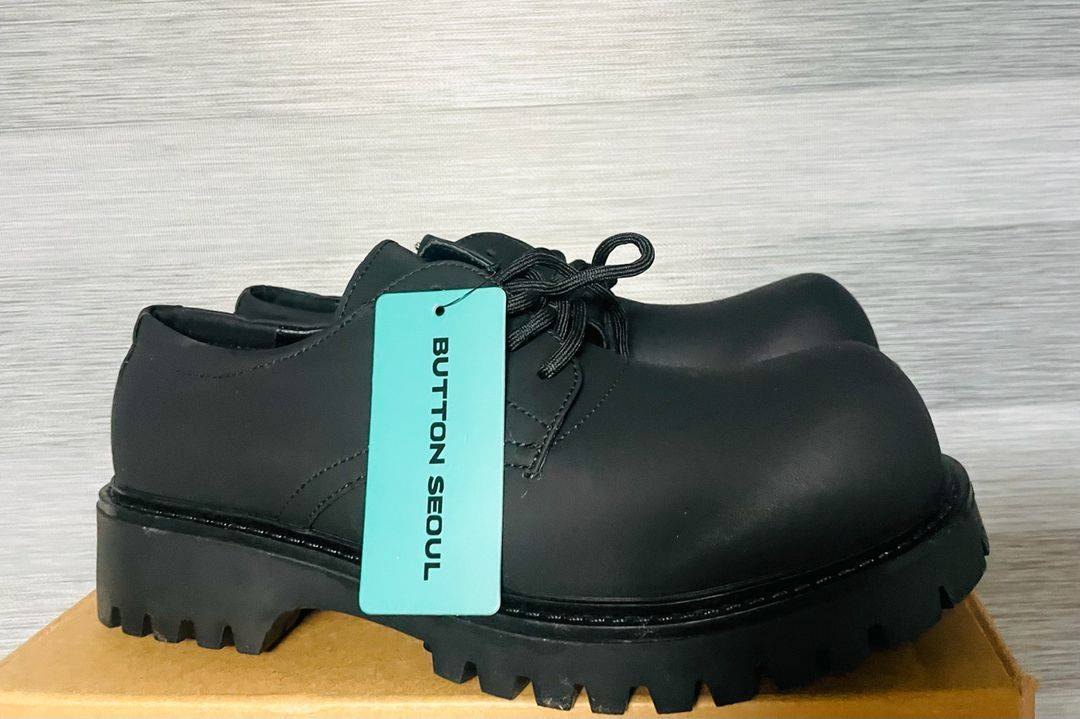 버튼서울 앞코라인 더비 280 이미지