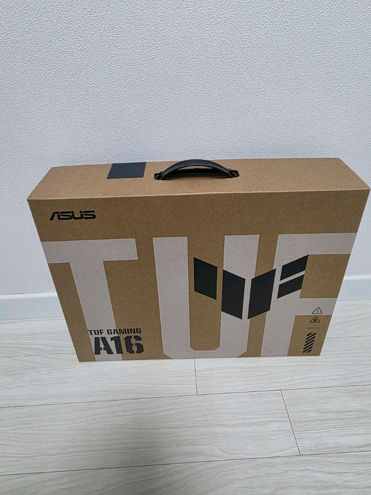 ASUS TUF A16 RTX5060 게이밍 노트북 이미지