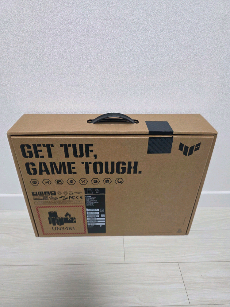 ASUS TUF A16 RTX5060 게이밍 노트북 이미지