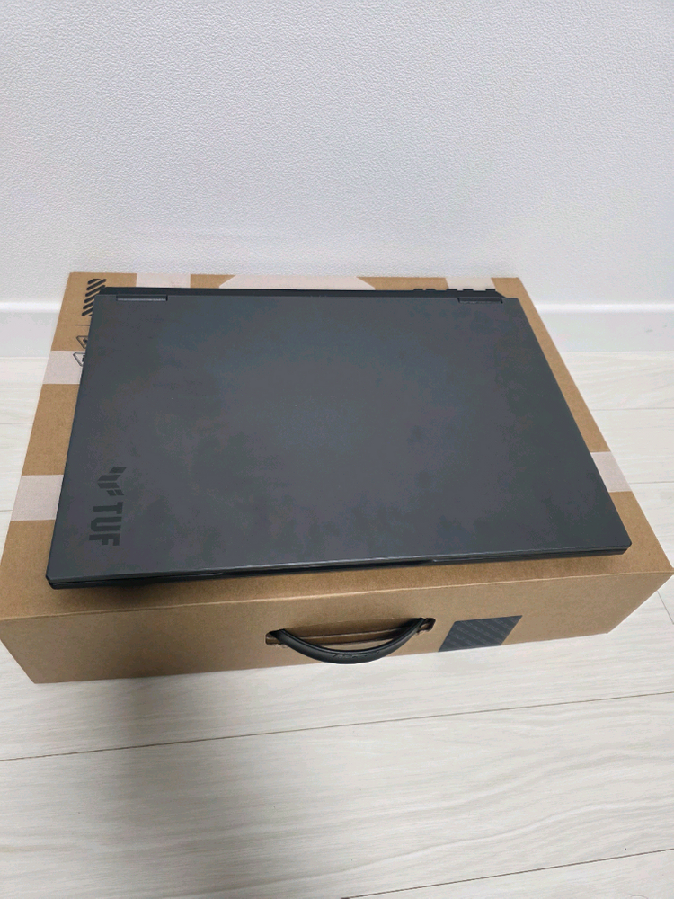 ASUS TUF A16 RTX5060 게이밍 노트북 이미지