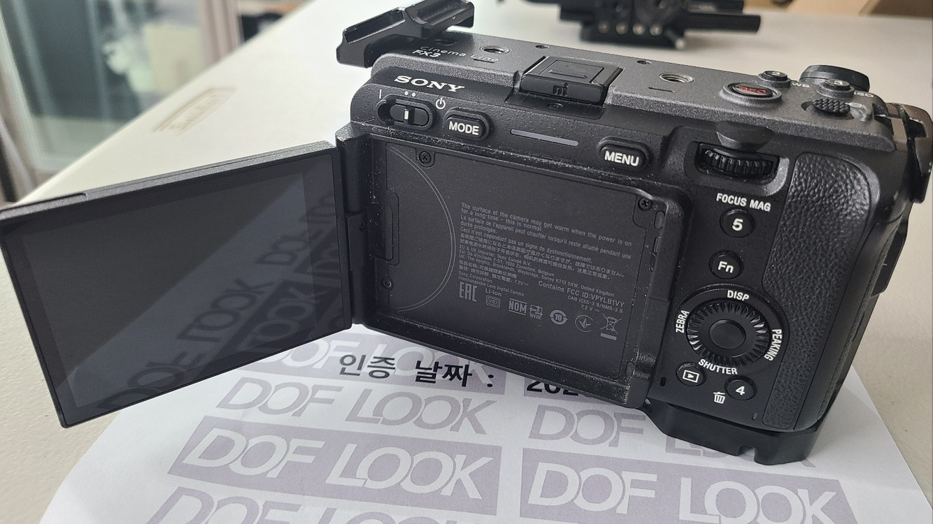 SONY Cinema Line FX3 + smallrig 케이지 판매 이미지