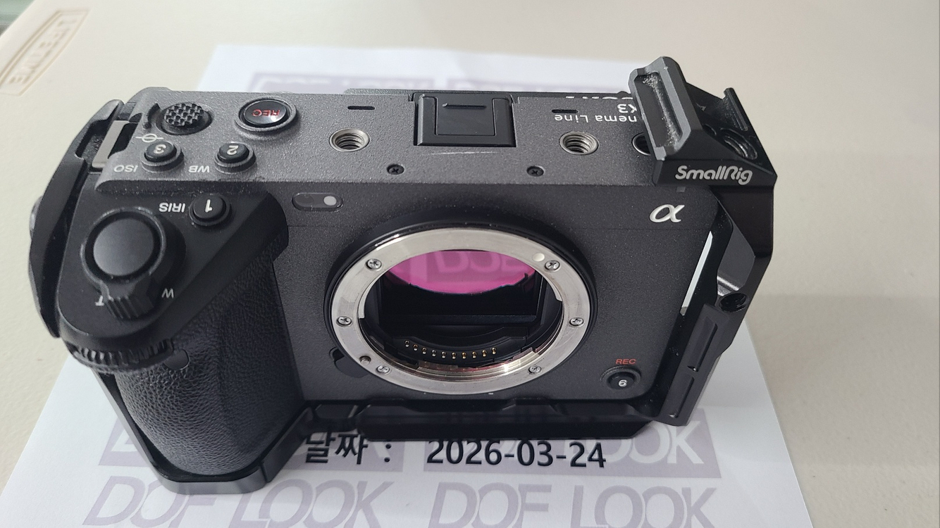SONY Cinema Line FX3 + smallrig 케이지 판매 이미지