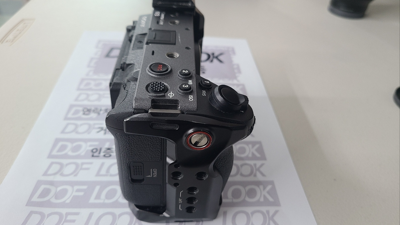 SONY Cinema Line FX3 + smallrig 케이지 판매 이미지