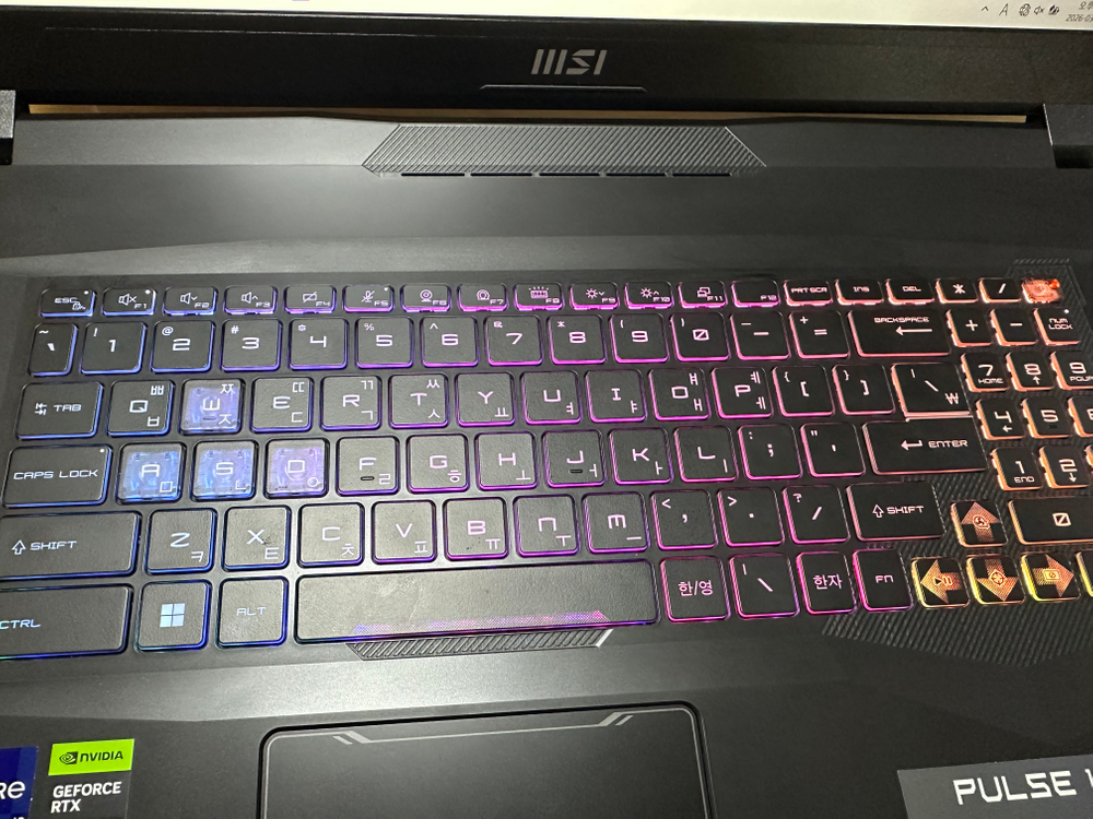 MSI 17인치 QHD 240Hz i9-13900H RTX4070 게이밍 노트북 이미지