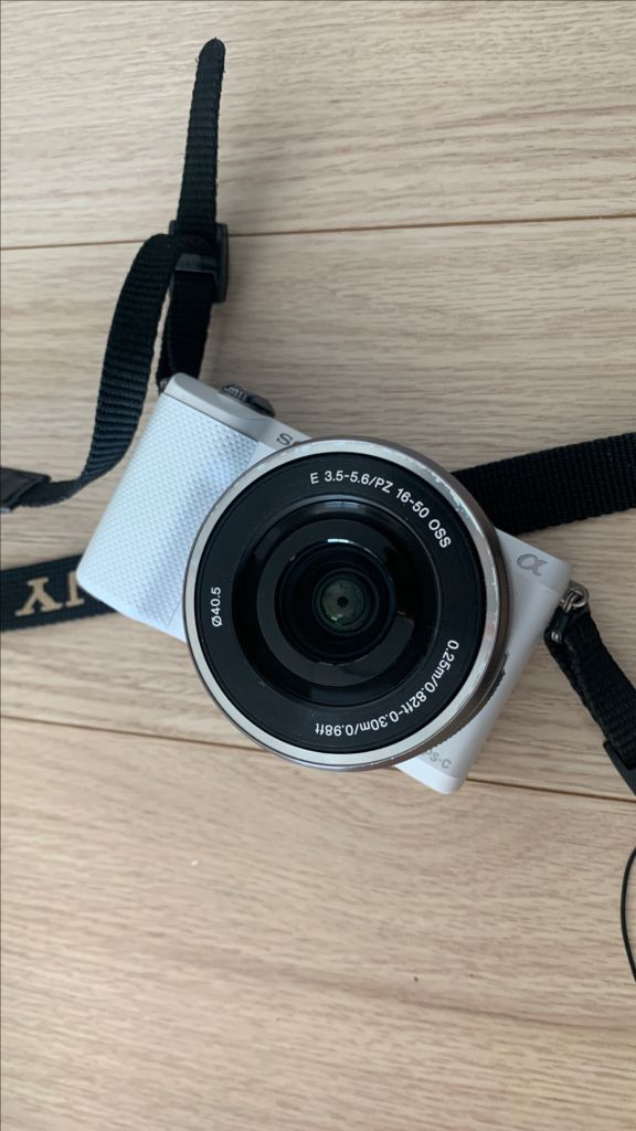 소니 A5000 미러리스 카메라 팝니다. 이미지