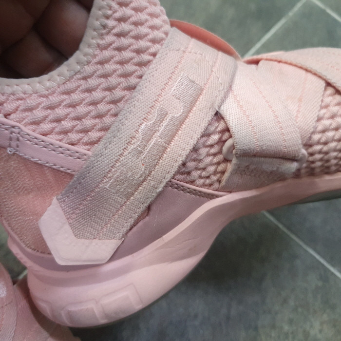 나이키 Nike 르브론 솔져 12 연분홍 AO 4054-900(260) 이미지