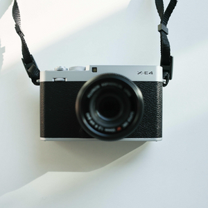 미러리스 카메라